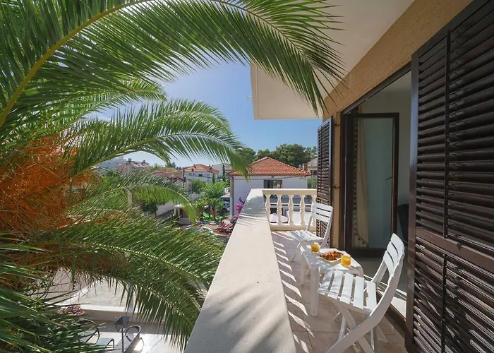 Sidro Bed & Breakfast 4*