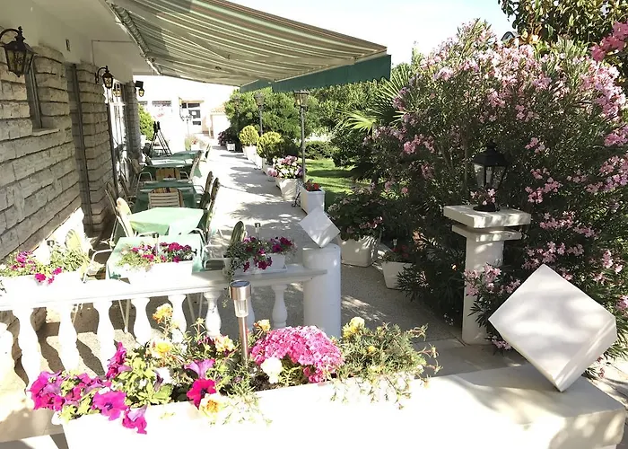 Sidro Bed & Breakfast